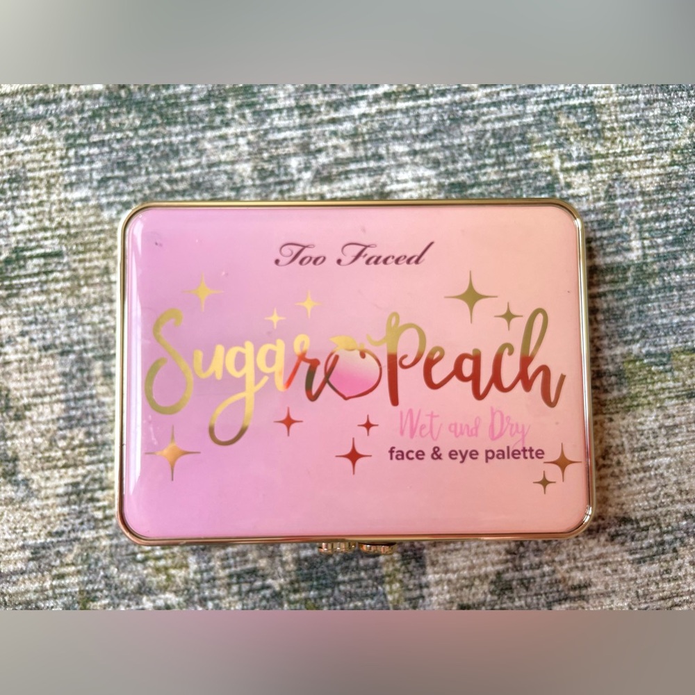 Too Faced Pink and Gold Blush Palette Radiant Glow